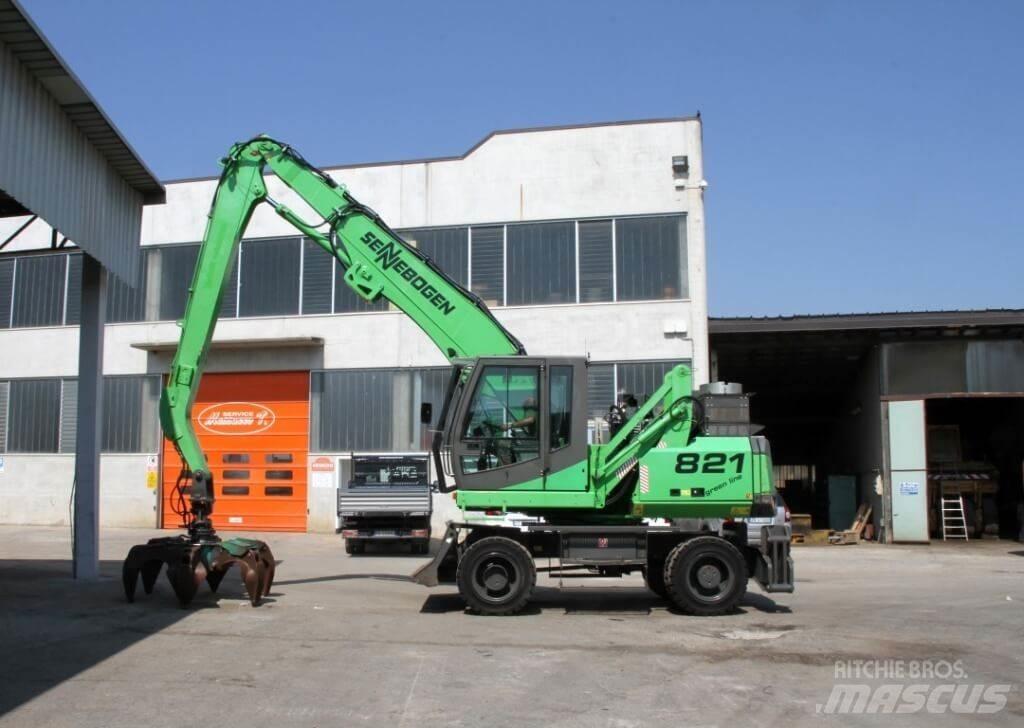 Sennebogen 821 Pelle sur pneus
