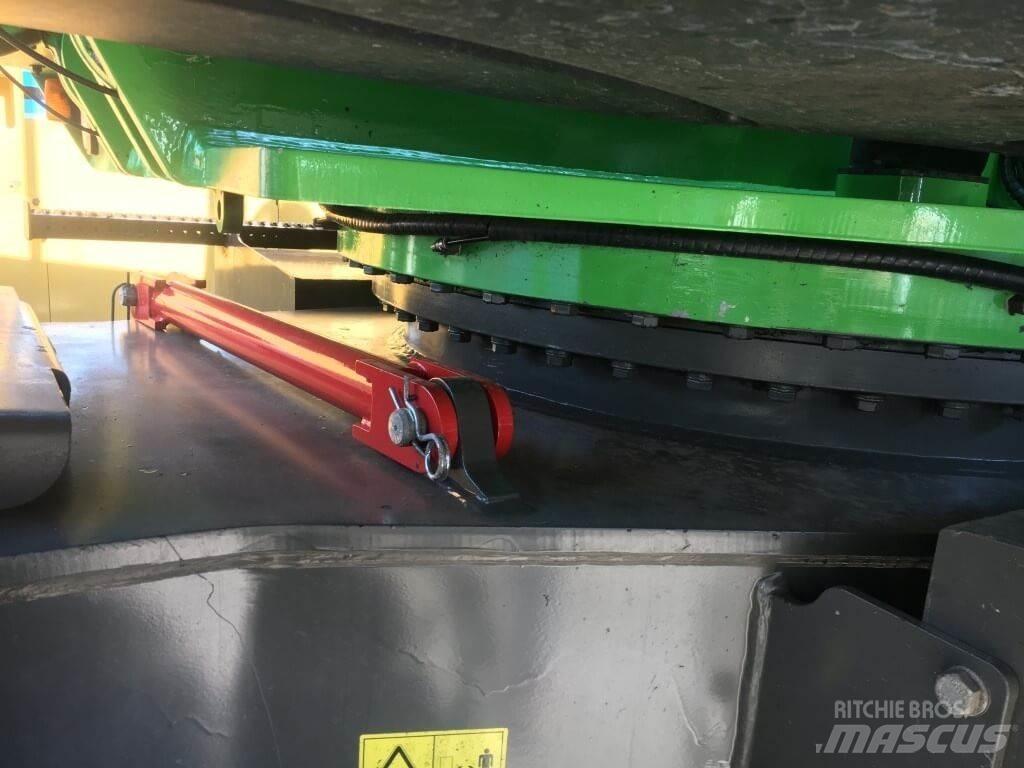 Sennebogen 821 Pelle sur pneus