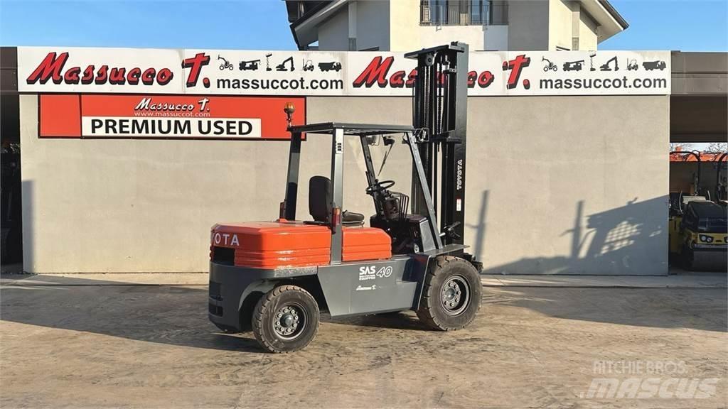 Toyota 02-5FD40 Chariots diesel