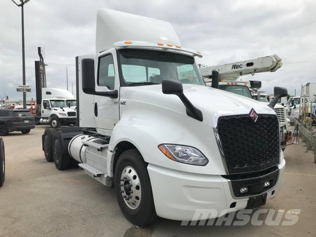 International LT Tracteur routier