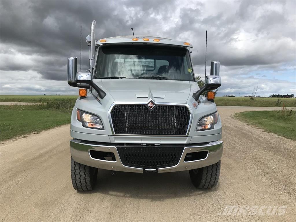 International MV Camion agricole