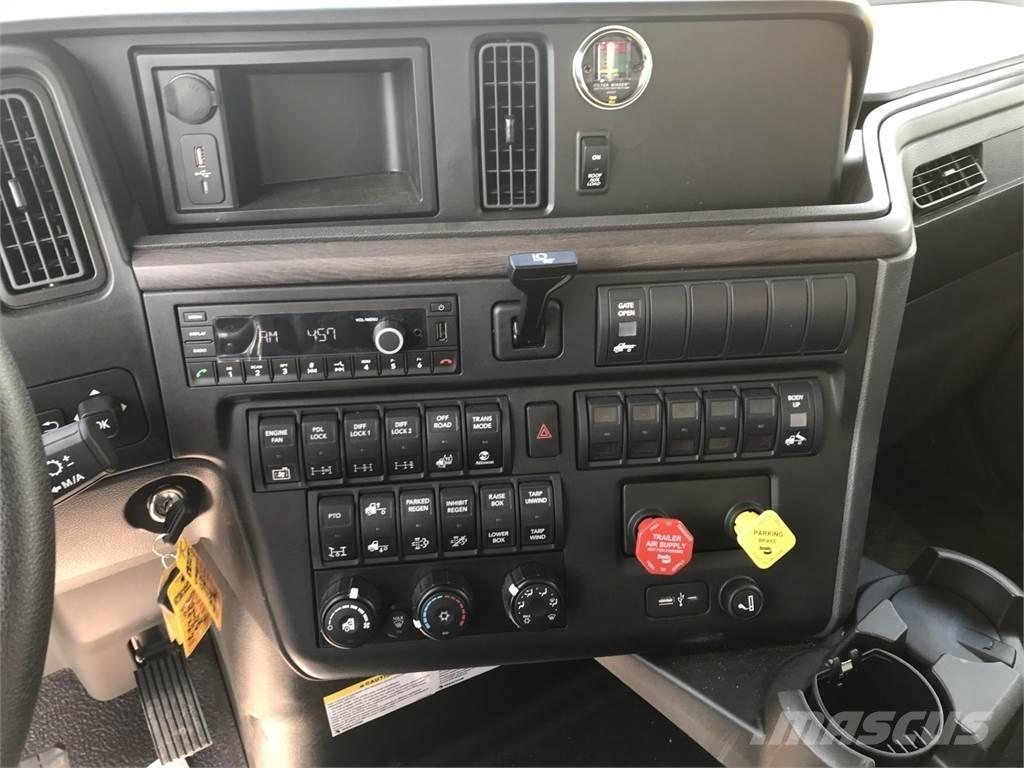International MV Camion agricole