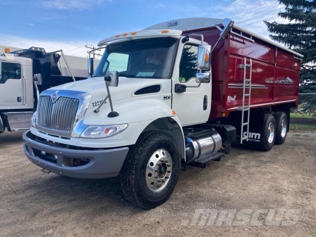International MV Camion agricole