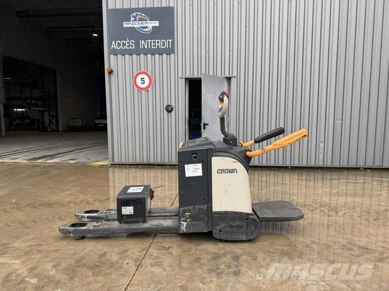 Crown WT 3000 Transpalette accompagnant