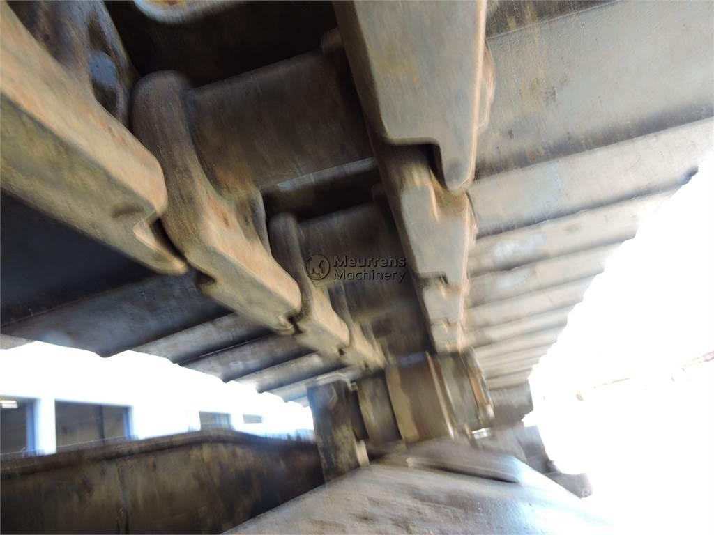 CAT 323D Pelle sur chenilles