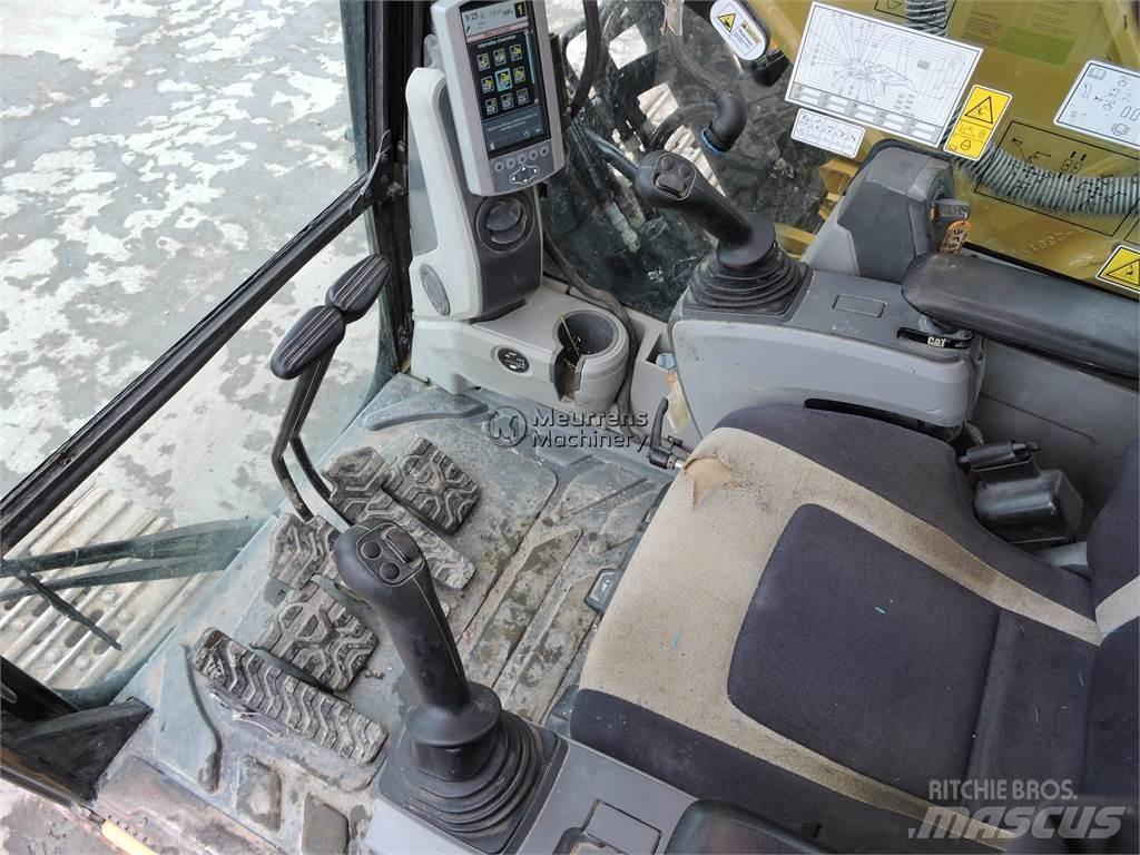 CAT 326F Pelle sur chenilles