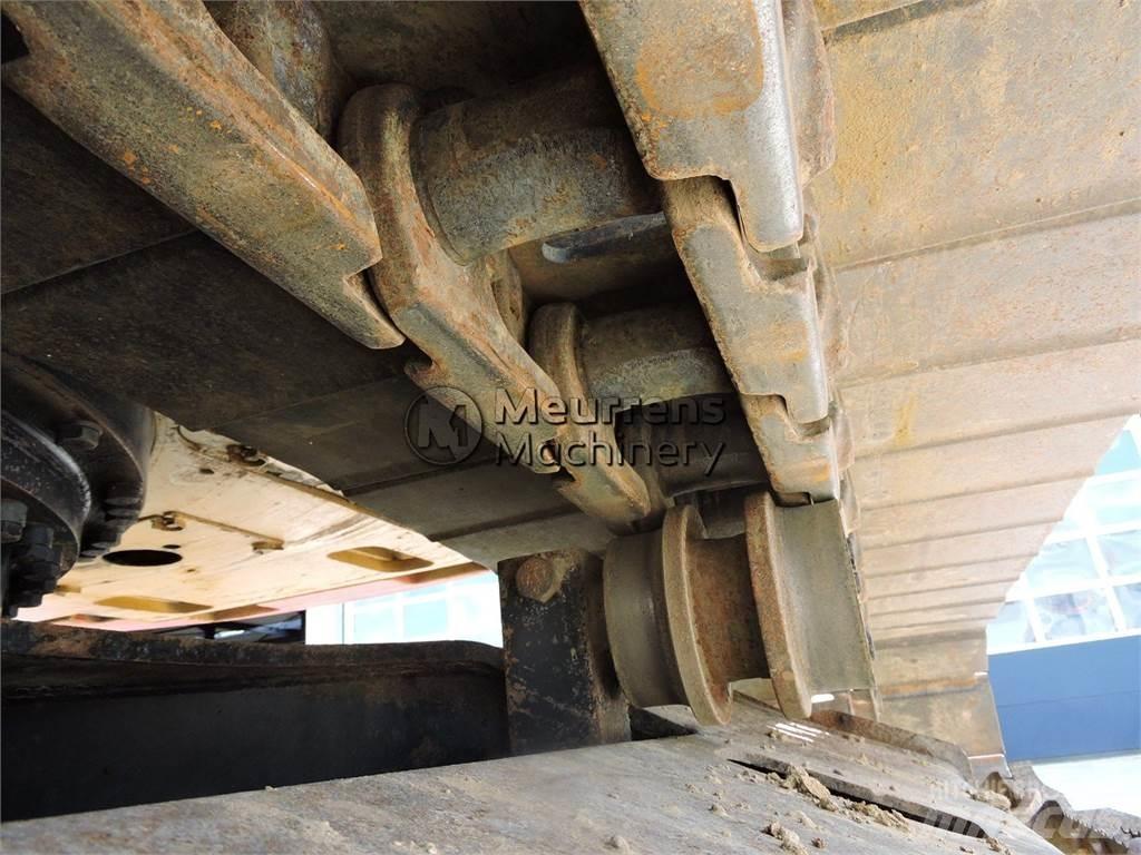 CAT 328 D Pelle sur chenilles