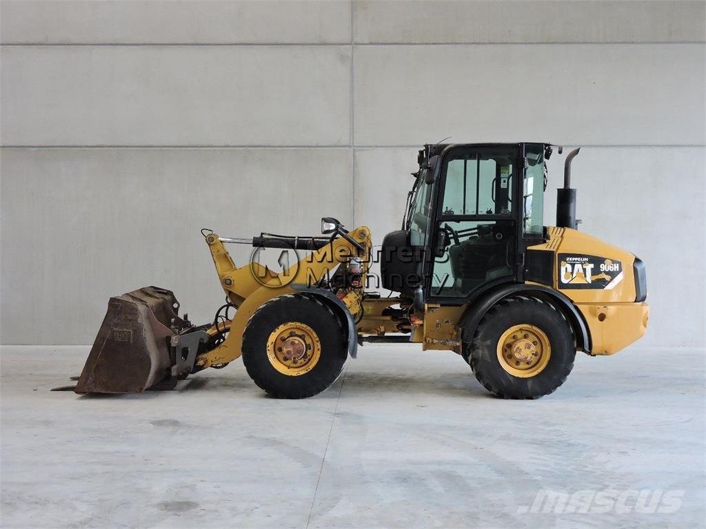 CAT 906 H + FORK Chargeuse sur pneus