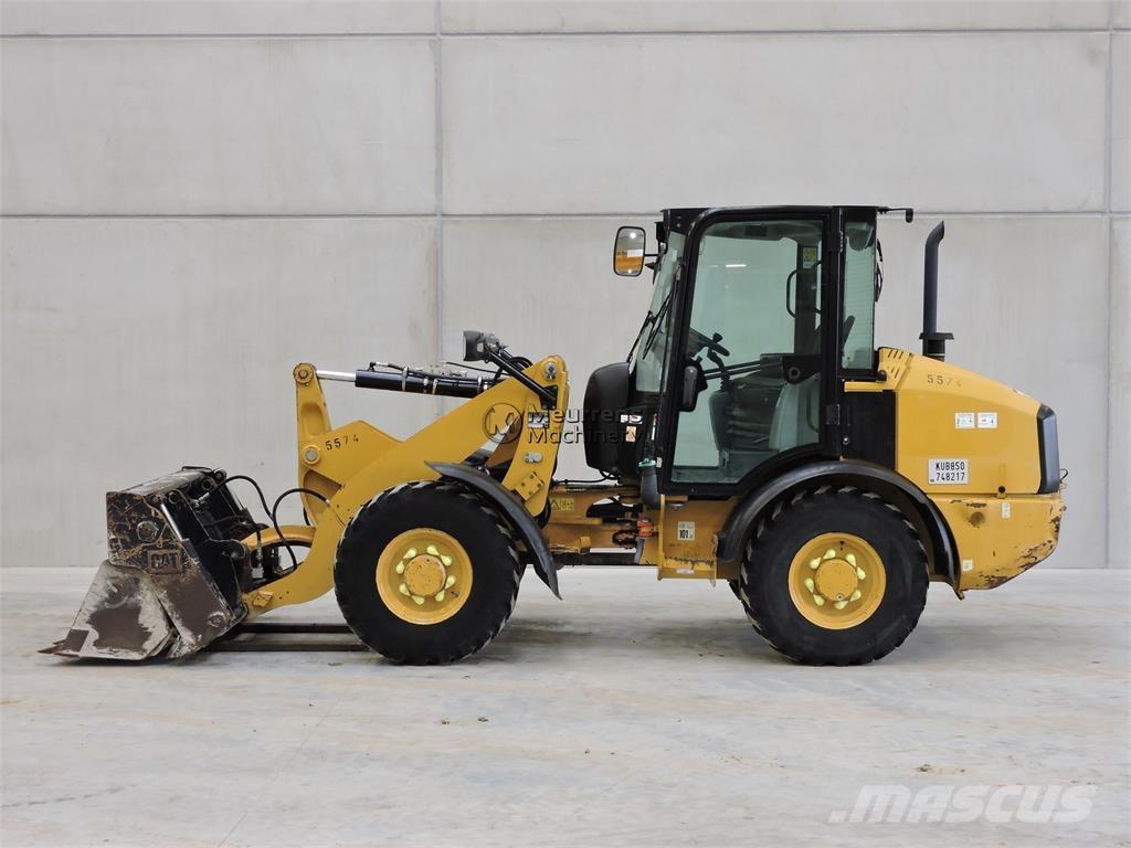 CAT 906M + FORK Chargeuse sur pneus