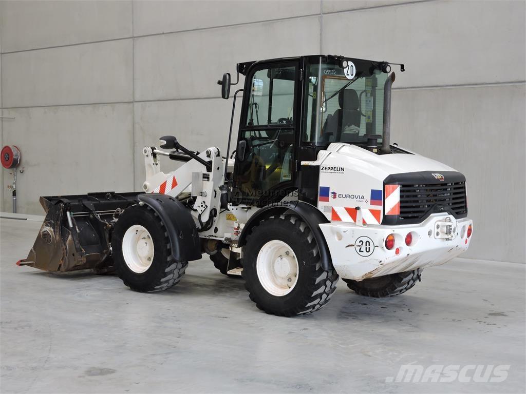 CAT 908M + FORK Chargeuse sur pneus