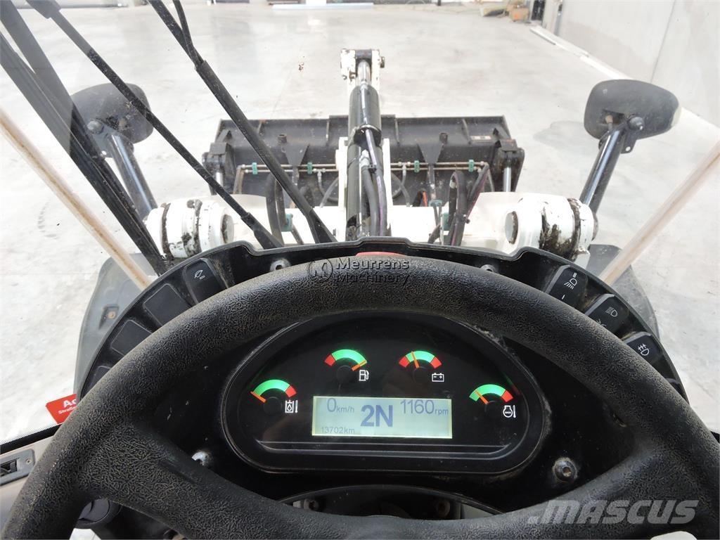 CAT 908M + FORK Chargeuse sur pneus