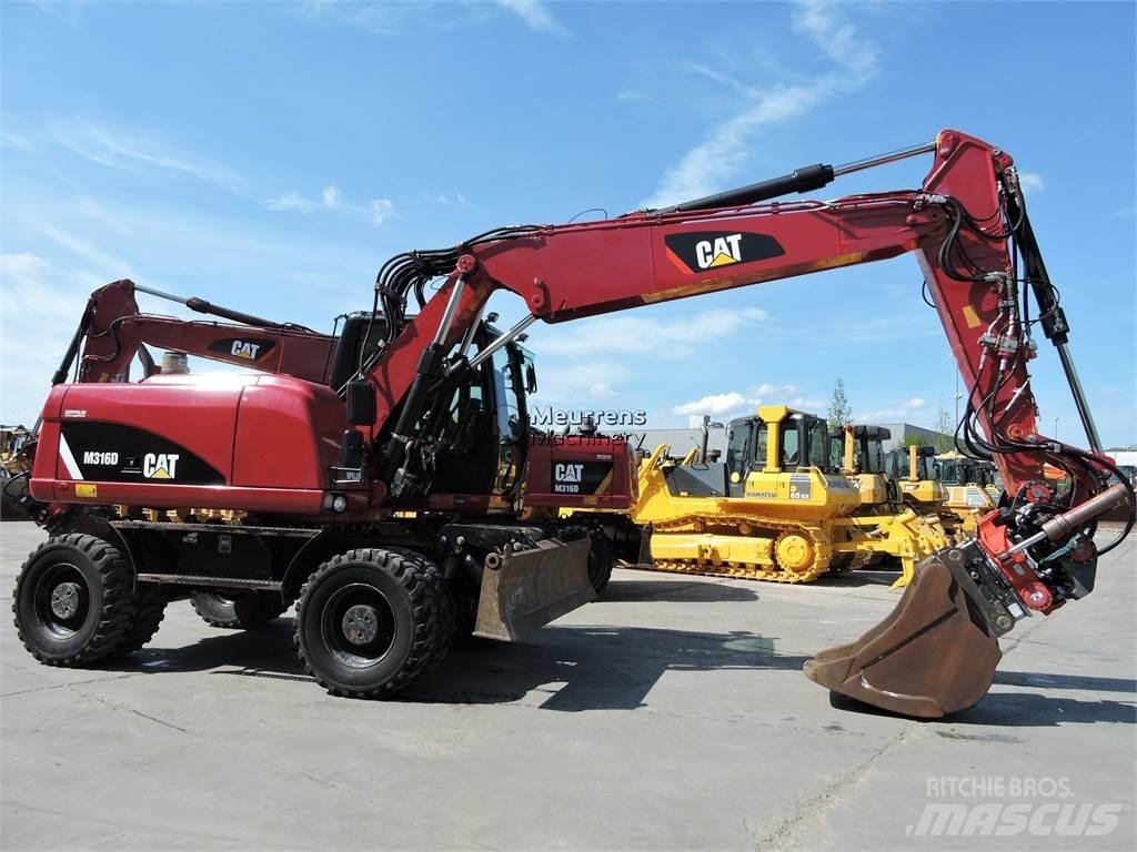 CAT M316D Pelle sur pneus