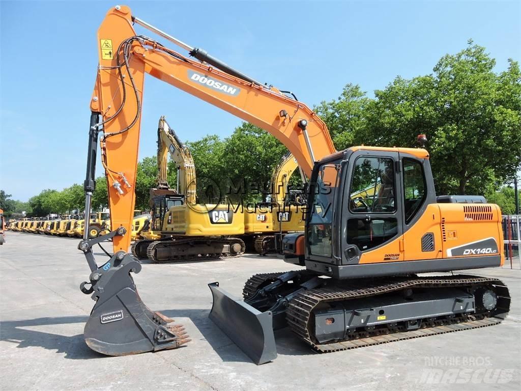 Doosan DX140LC Pelle sur chenilles
