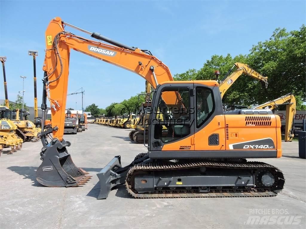 Doosan DX140LC Pelle sur chenilles