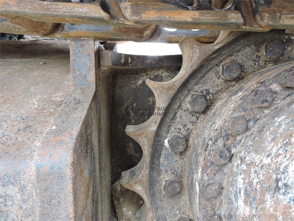 Hitachi ZX225 Pelle sur chenilles