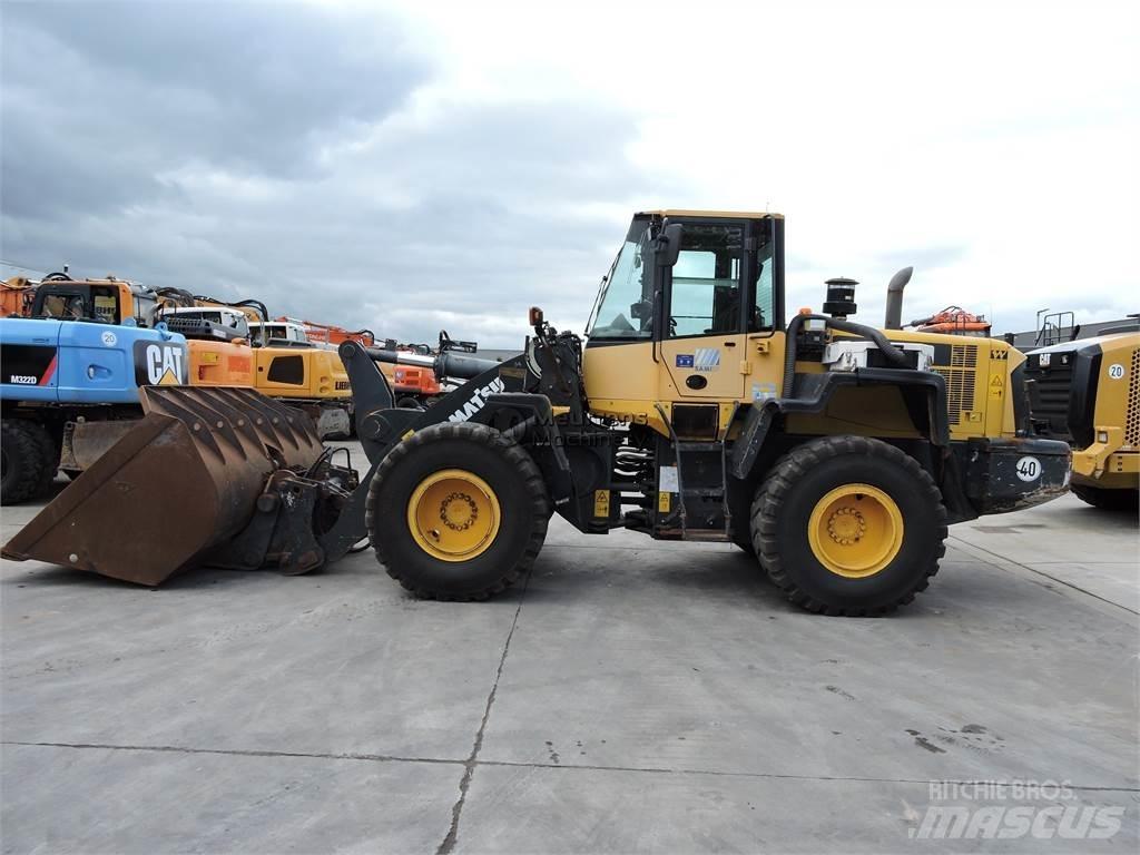Komatsu WA320 Chargeuse sur pneus
