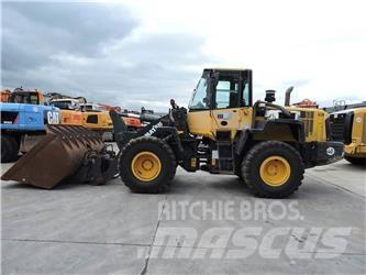 Komatsu WA320 Chargeuse sur pneus