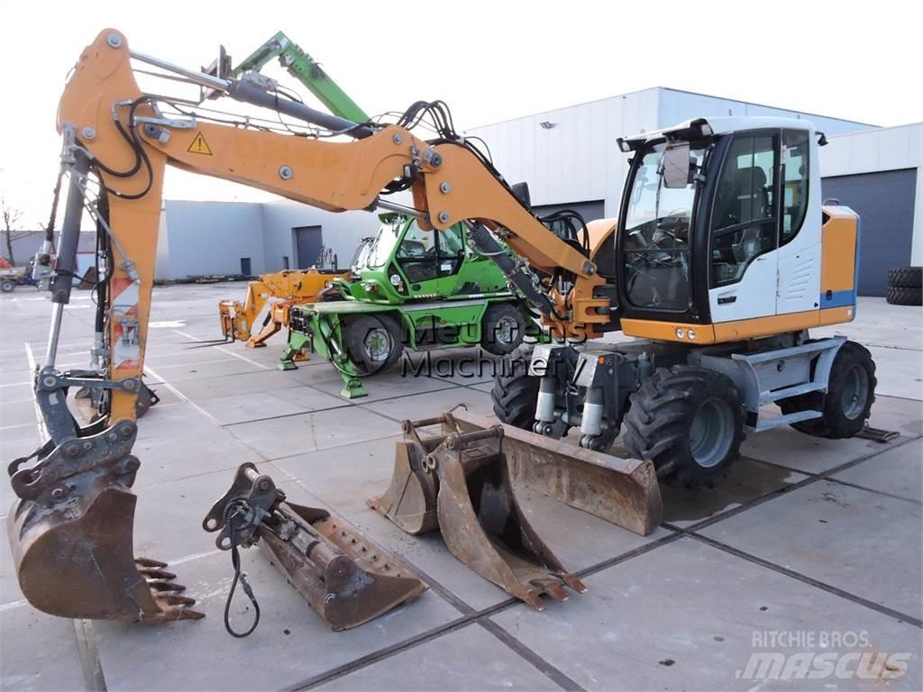 Liebherr A910 Pelle sur pneus