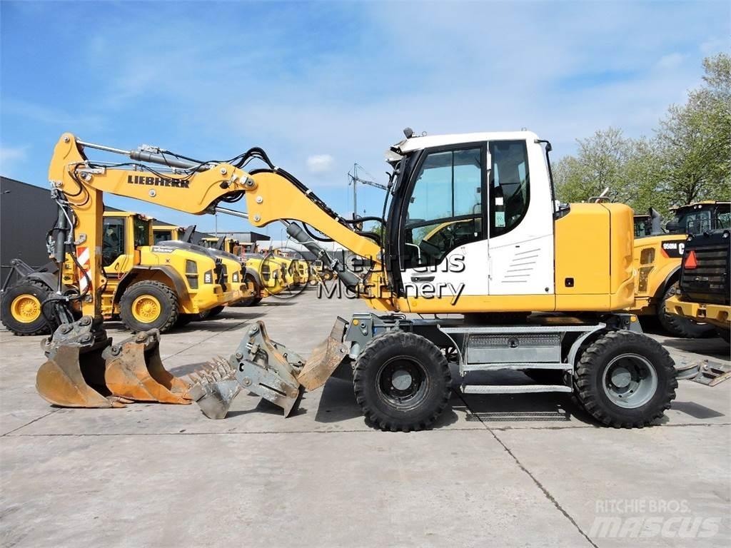 Liebherr A910 Pelle sur pneus