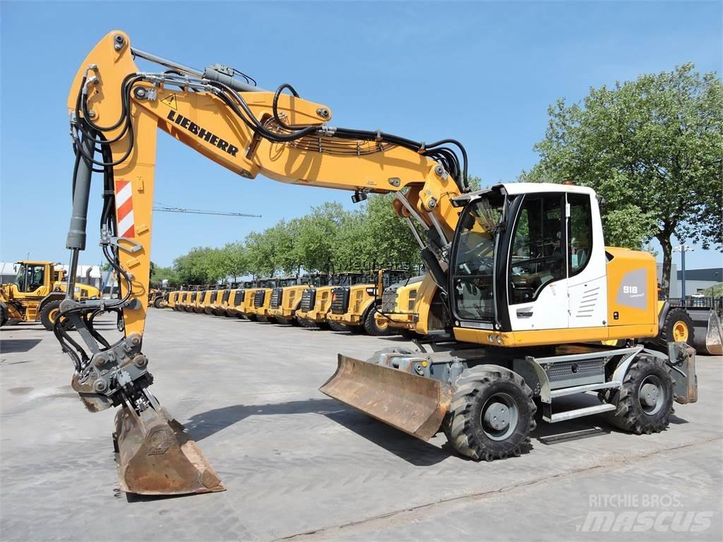 Liebherr A918 Pelle sur pneus