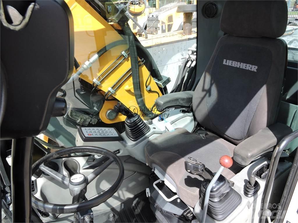 Liebherr A918 Pelle sur pneus