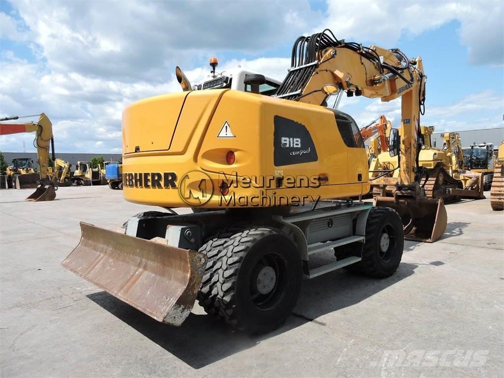 Liebherr A918 Pelle sur pneus
