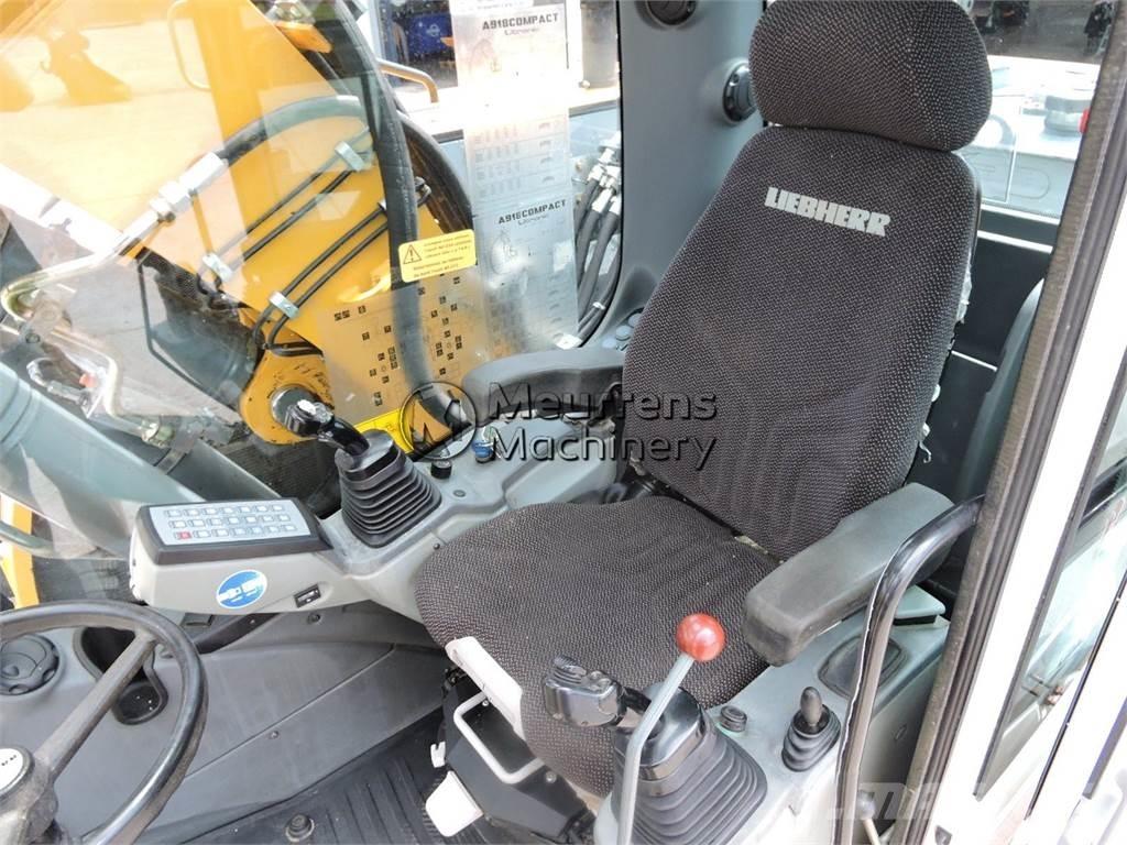 Liebherr A918 Pelle sur pneus