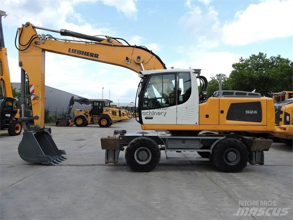 Liebherr A924 Pelle sur pneus