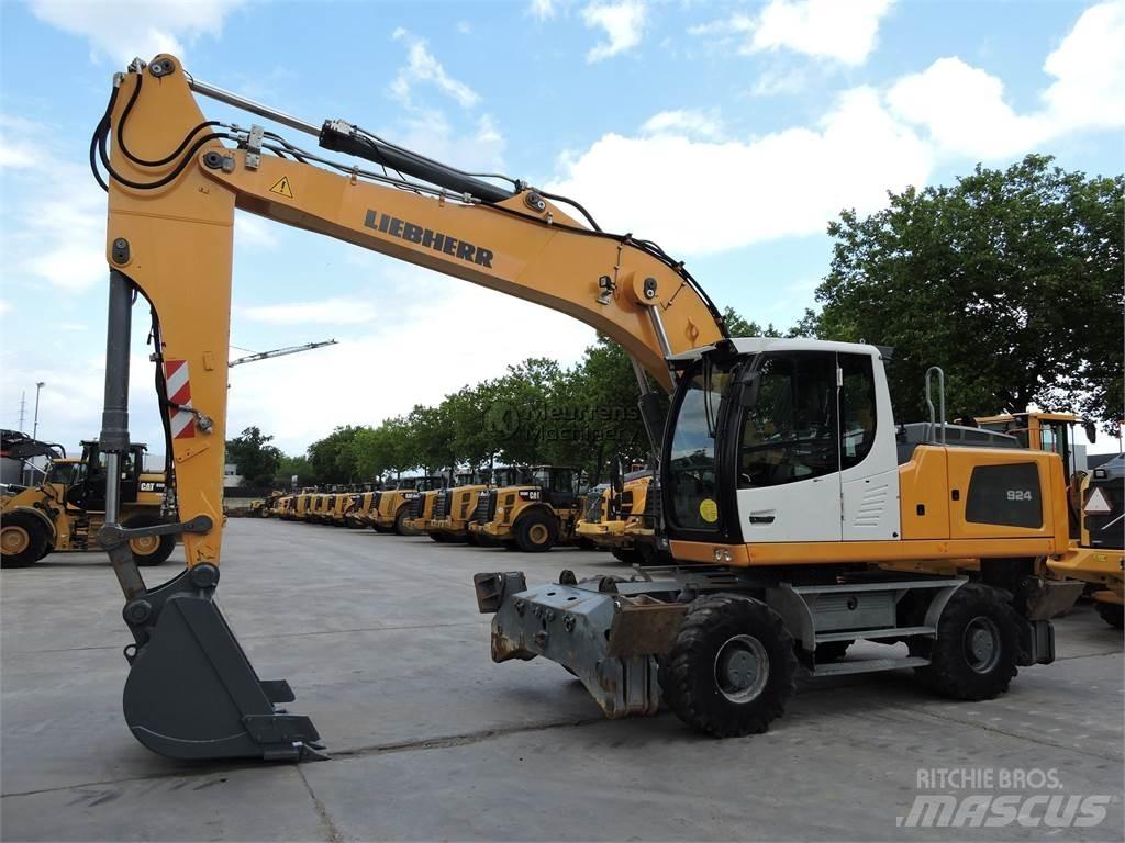 Liebherr A924 Pelle sur pneus