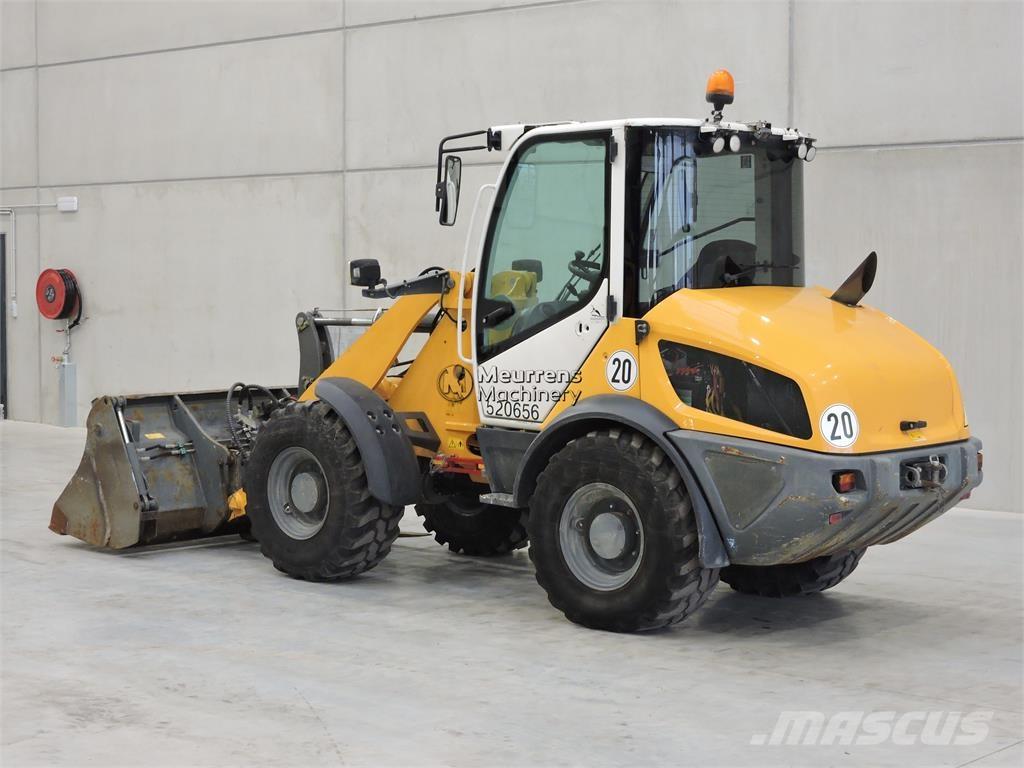 Liebherr L508 + FORK Chargeuse sur pneus