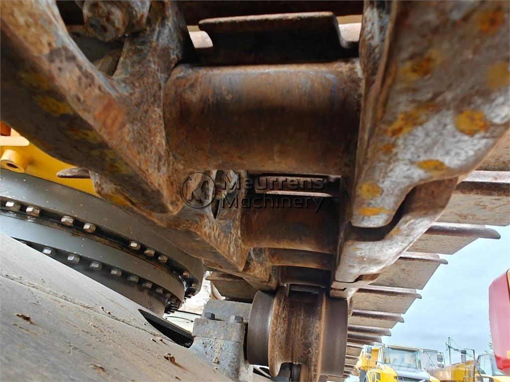 Liebherr R936 NLC Pelle sur chenilles