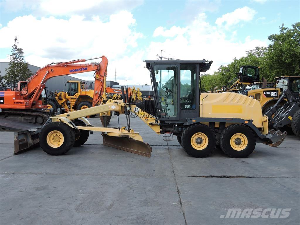 New Holland F106.6A Niveleuse