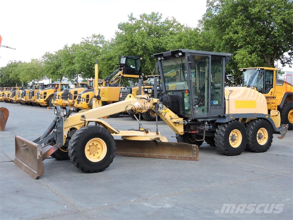 New Holland F106.6A Niveleuse