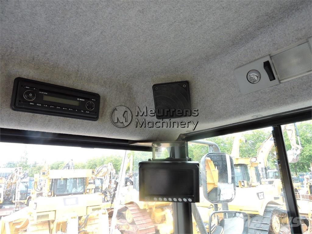 Volvo A25F Tombereau articulé