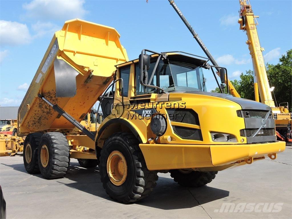 Volvo A25F Tombereau articulé
