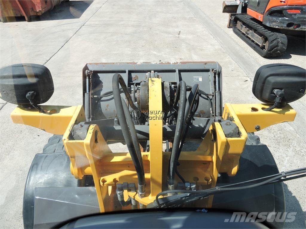Volvo L25F + FORK Chargeuse sur pneus