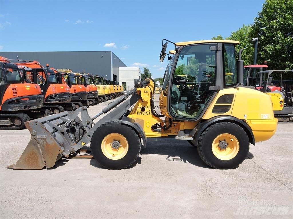 Volvo L25F + FORK Chargeuse sur pneus