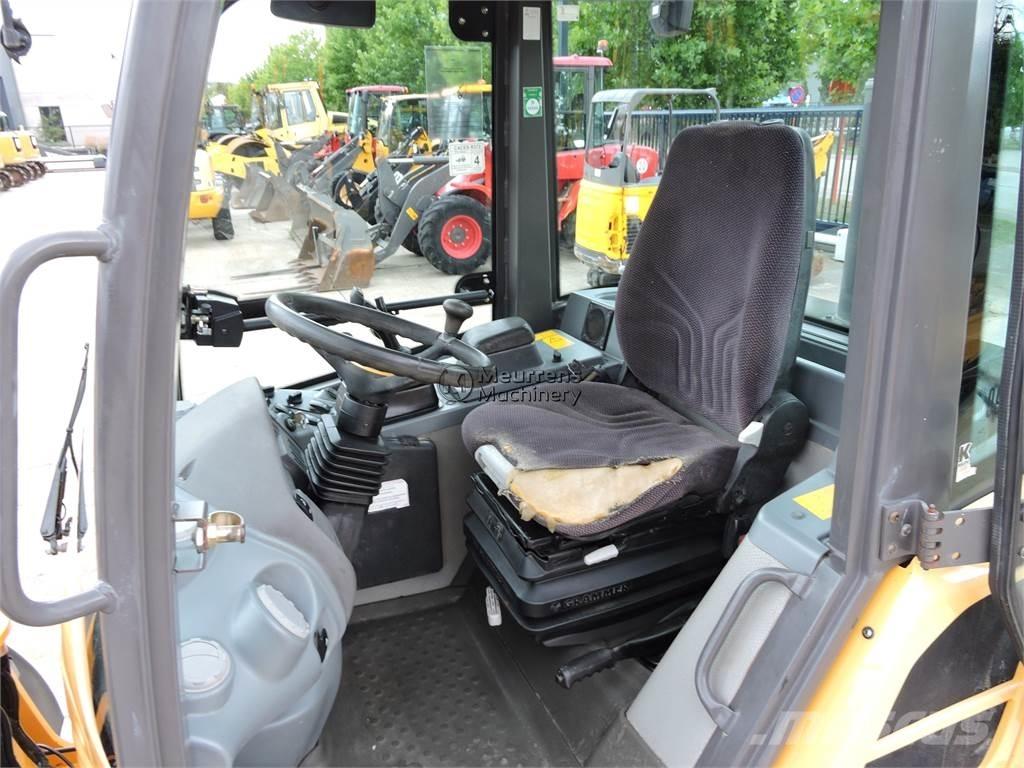 Volvo L25F + FORK Chargeuse sur pneus