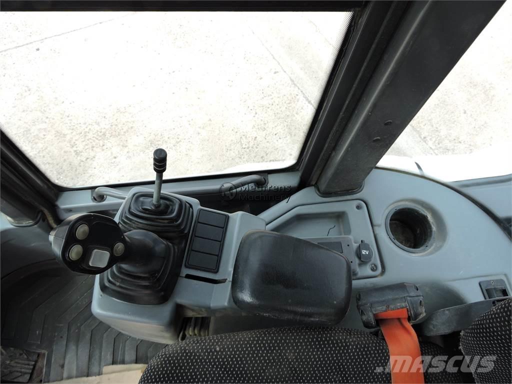 Volvo L30G + FORK Chargeuse sur pneus