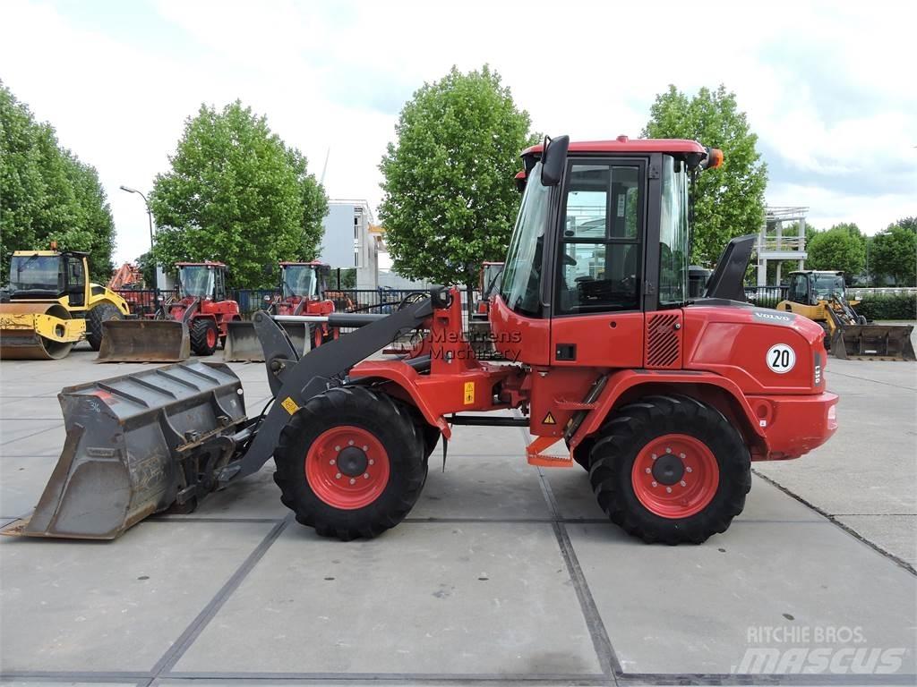 Volvo L35G + Fork-German Chargeuse sur pneus