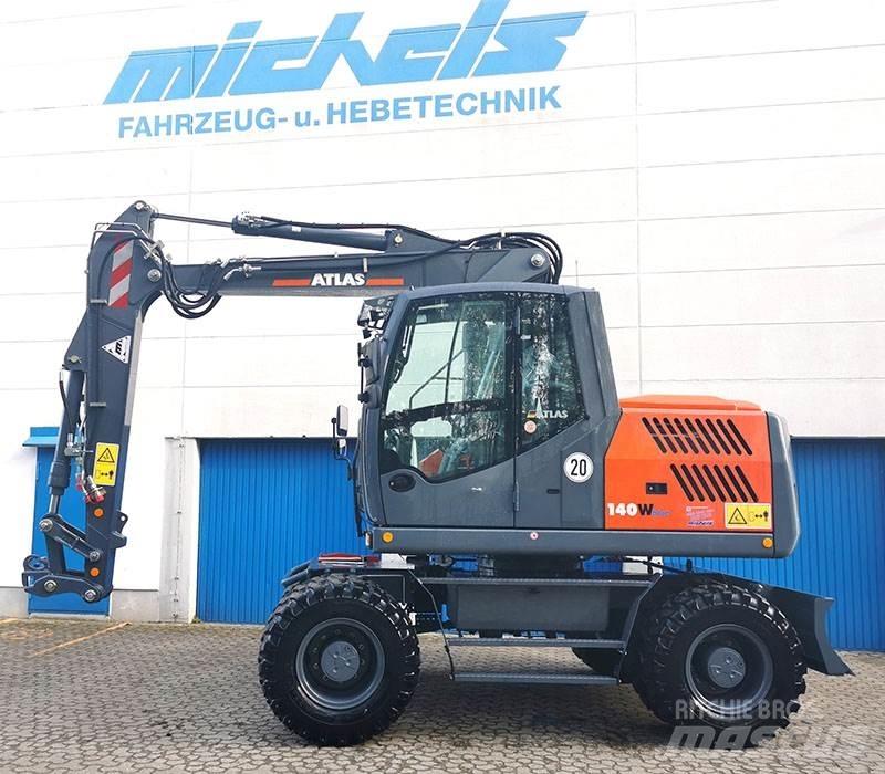 Atlas 140 W Pelle sur pneus