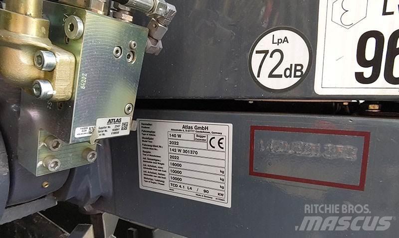 Atlas 140 W Pelle sur pneus
