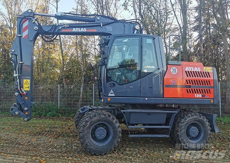 Atlas 150 W Pelle sur pneus