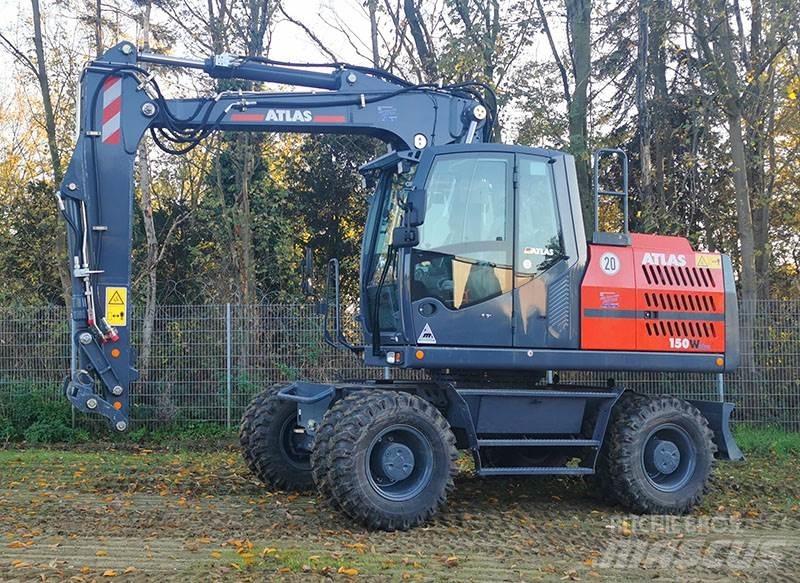 Atlas 150 W Pelle sur pneus