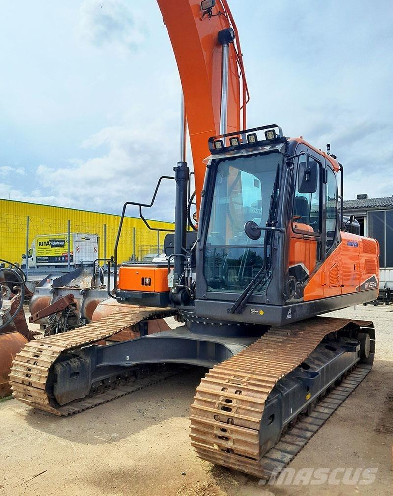 Develon DX 225 LC-7 Pelle sur chenilles