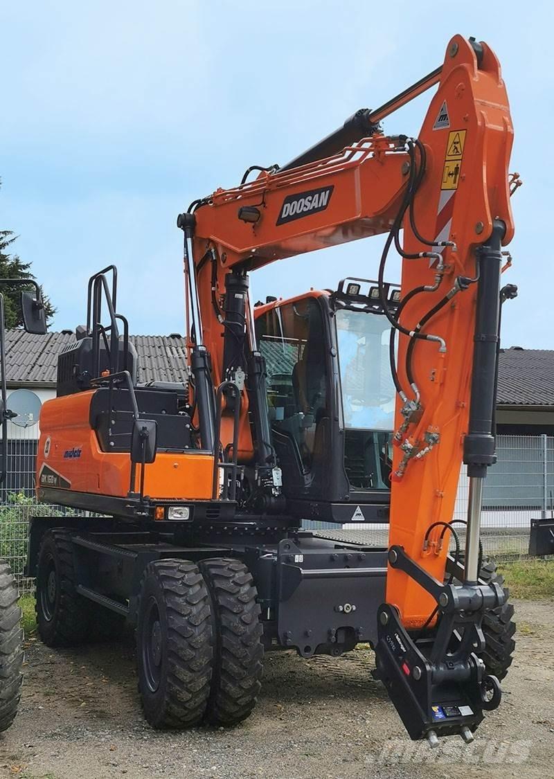 Doosan DX 160 W-7 Pelle sur pneus