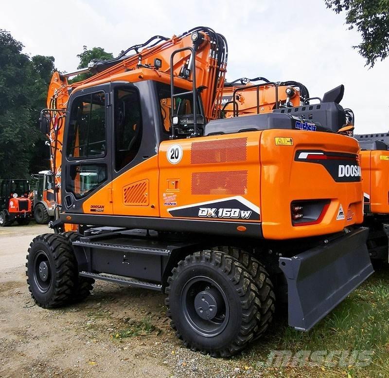 Doosan DX 160 W-7 Pelle sur pneus