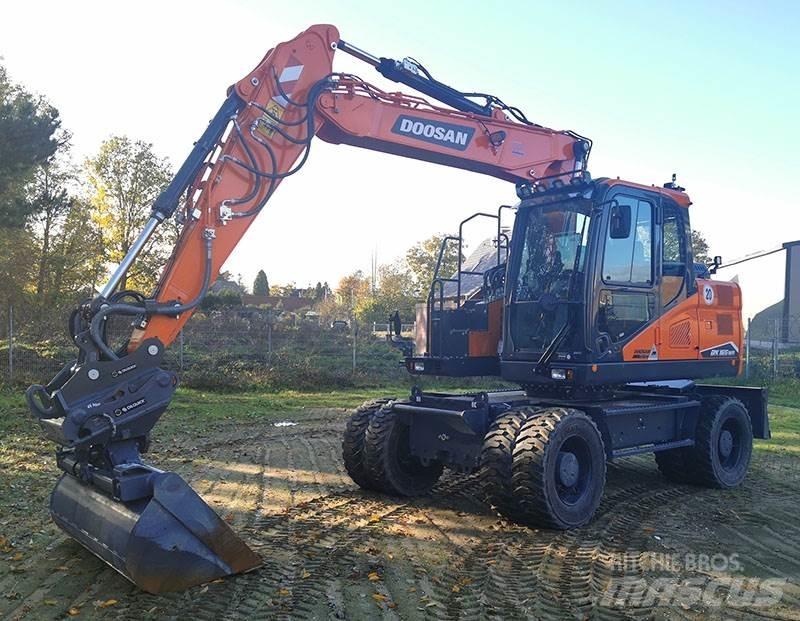 Doosan DX 165 WR-7 Pelle sur pneus