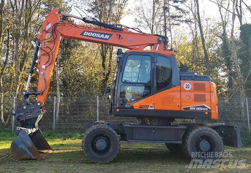 Doosan DX 165 WR-7 Pelle sur pneus