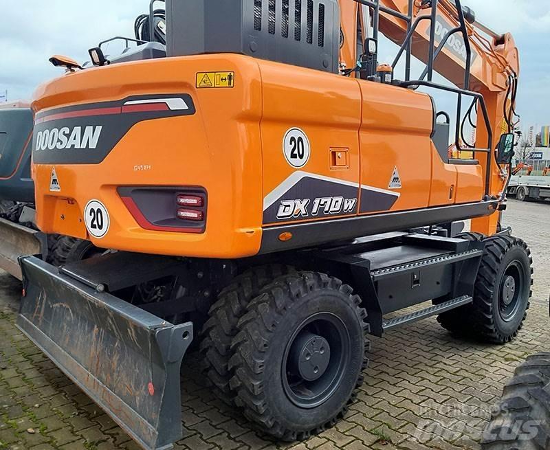 Doosan DX 170 W-7 Pelle sur pneus
